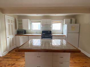 1673 State St #B, Hamden, CT 06517