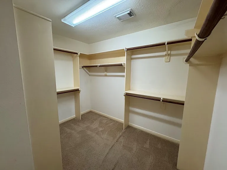 2601 Easton Springs Ct — Photo 23