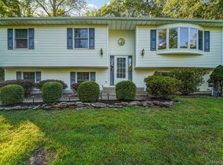64 Palomino Pl, New Windsor, NY 12553