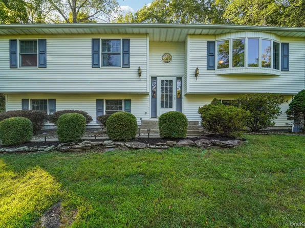 64 Palomino Place, New Windsor, NY 12553