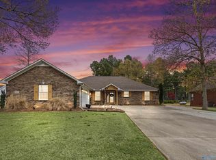 25433 Drawbaugh Rd, Athens, AL 35613