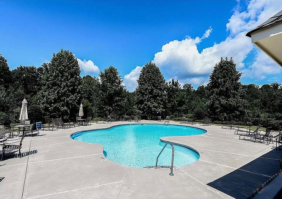 2nd image of 1280 Township Cir
