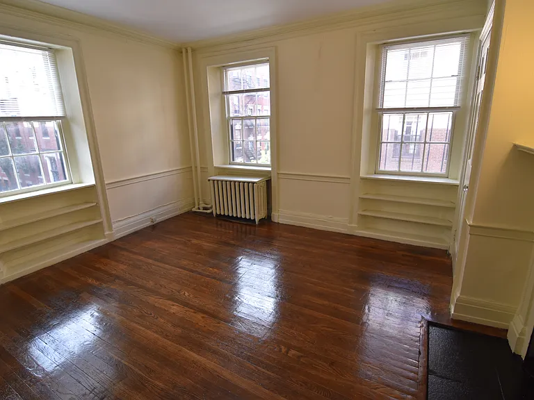 27 Anderson St #36 — Photo 2