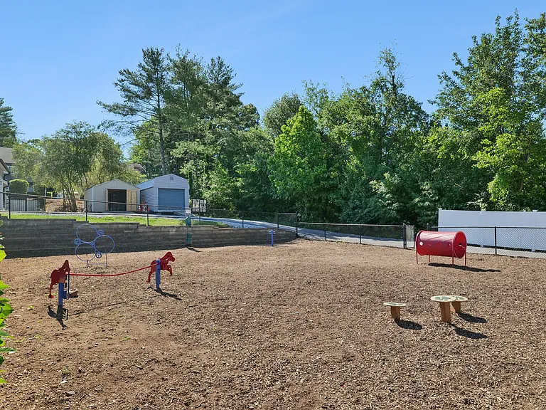 Edgemont — Photo 26