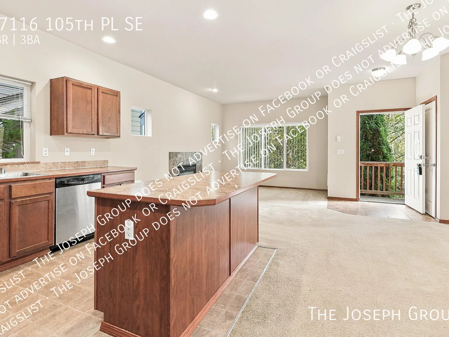 Kent 3-Bedroom Home -- Modern Comfort — Photo 3