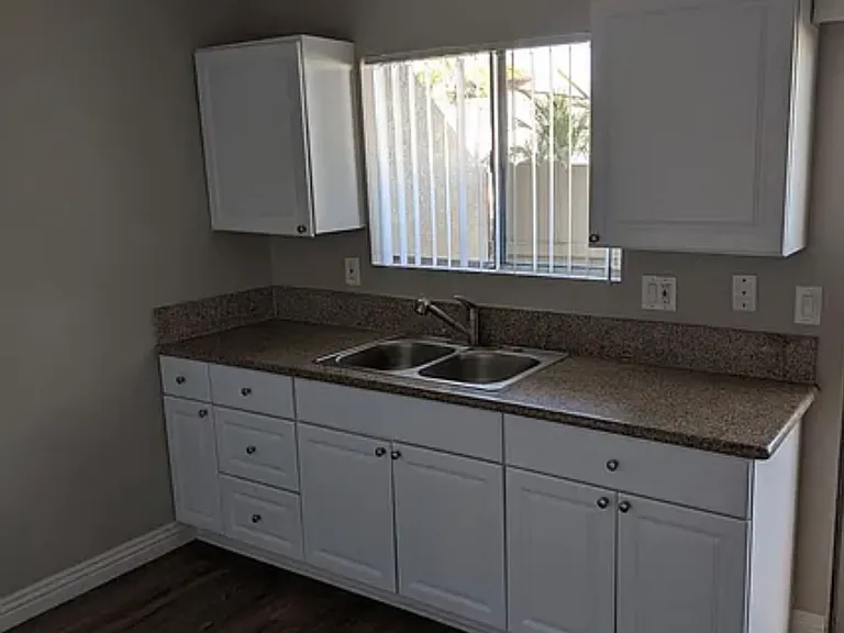 317 Zenith St #15 — Photo 4