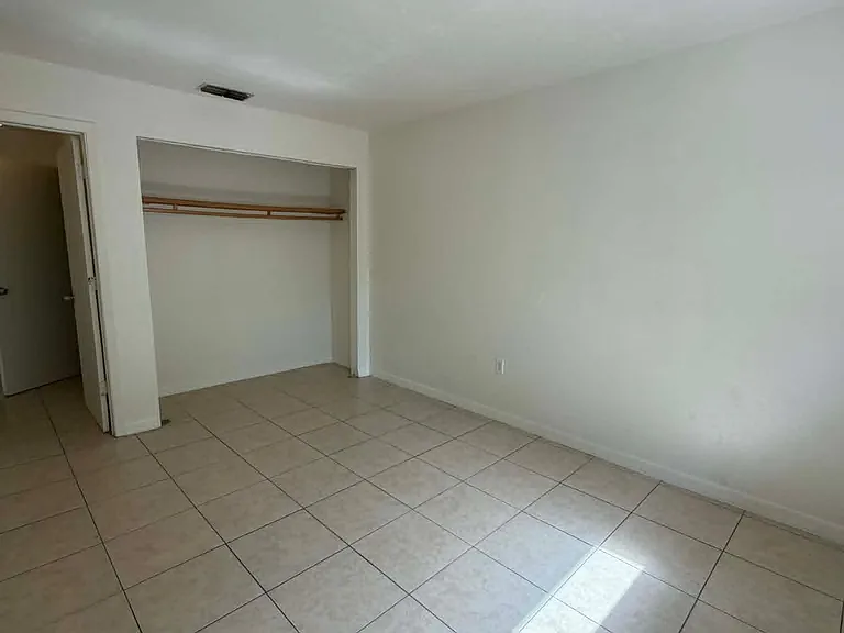 3713 Washington Ave — Photo 4