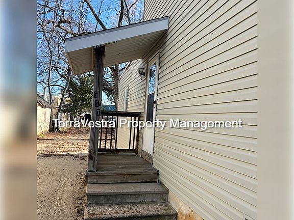 4th image of 555-557 Columbia Ave