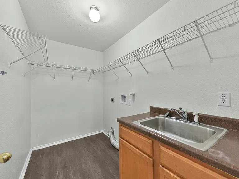 210 Hallie Pass — Photo 19