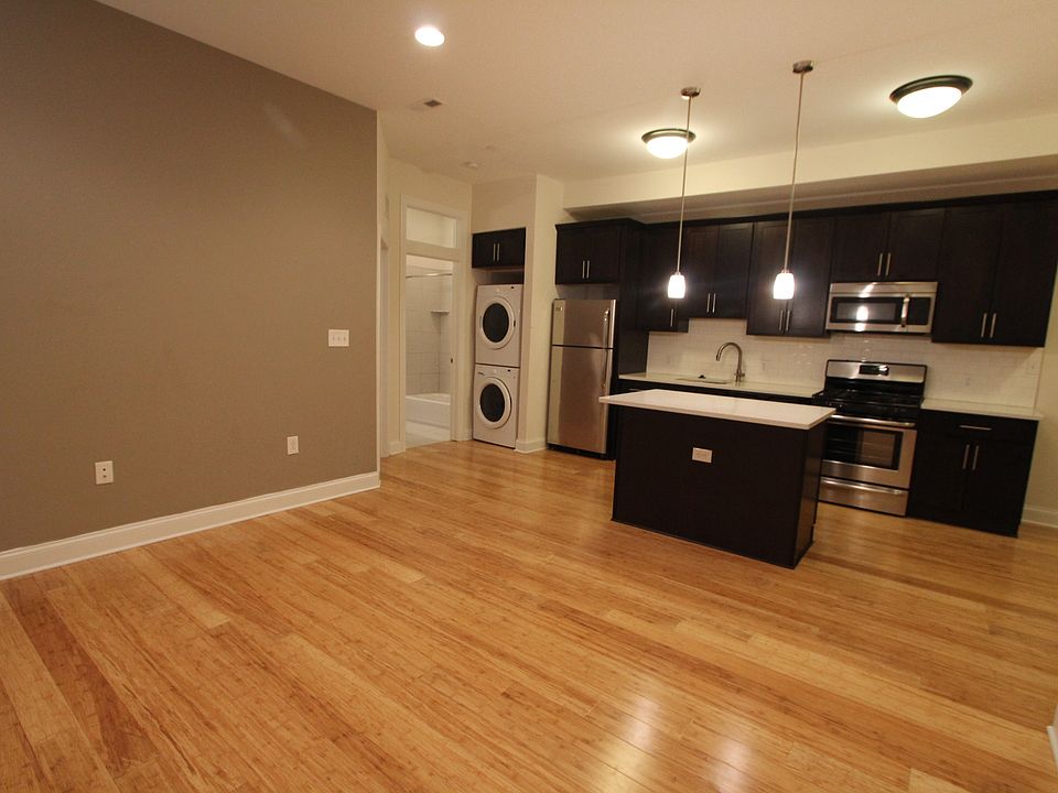 1st image of 144 Green Ln Unit 3