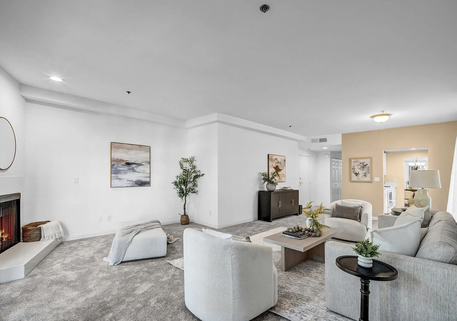 Prime Westwood Location! — Photo 4