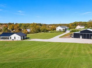 111 Creek Side Dr, Heltonville, IN 47436