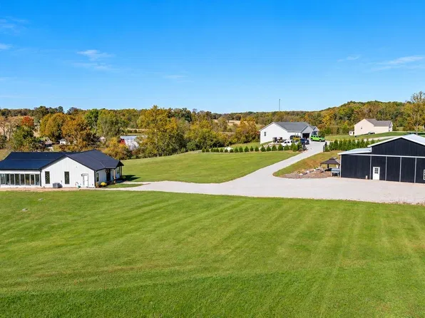111 Creek Side Dr, Heltonville, IN 47436