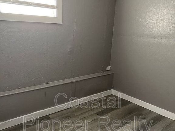 4th image of 7018 Washington St