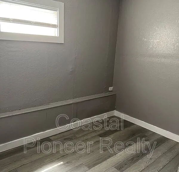 7018 Washington St — Photo 4