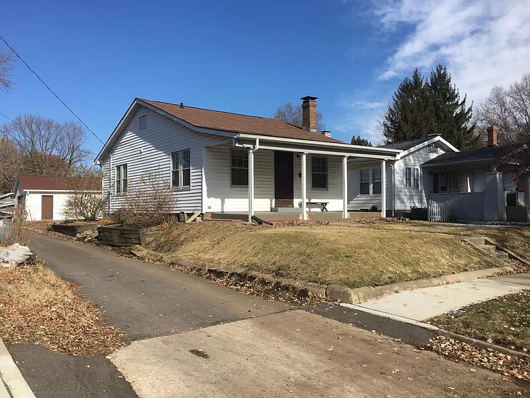 741 W Vine St — Photo 1