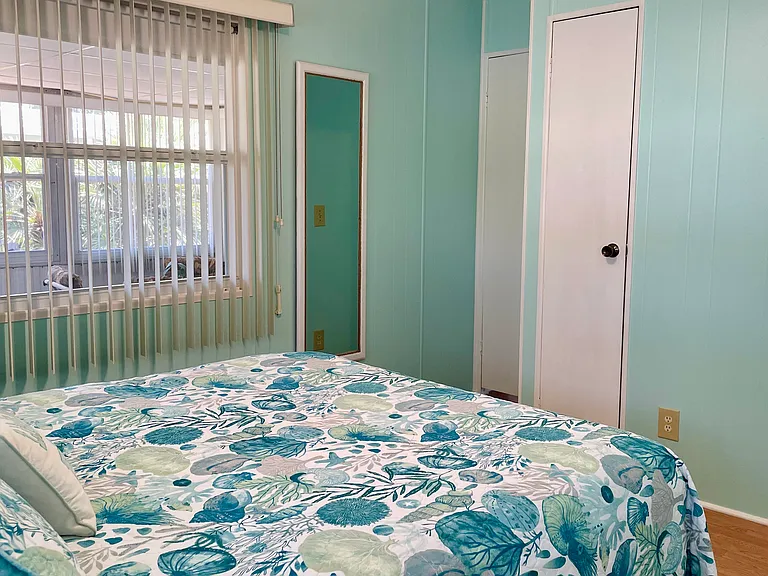 1016 Nell Way — Photo 25