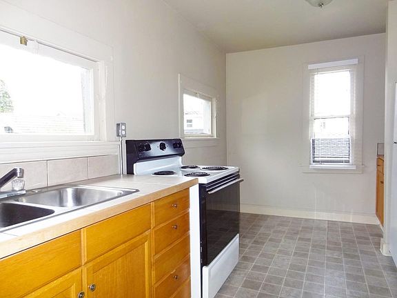 5th image of 1230 N Steele St #2408