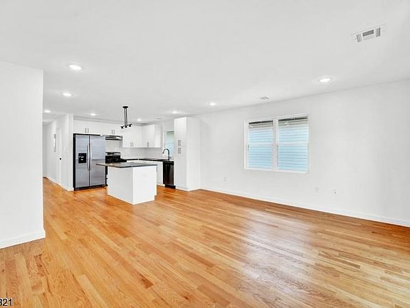3rd image of 757 Seaport Dr #2