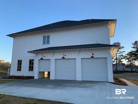 3rd image of 456 Colony Dr