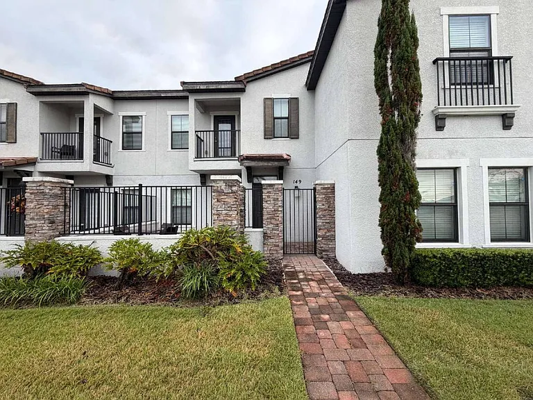 149 Kenny Blvd — Photo 1