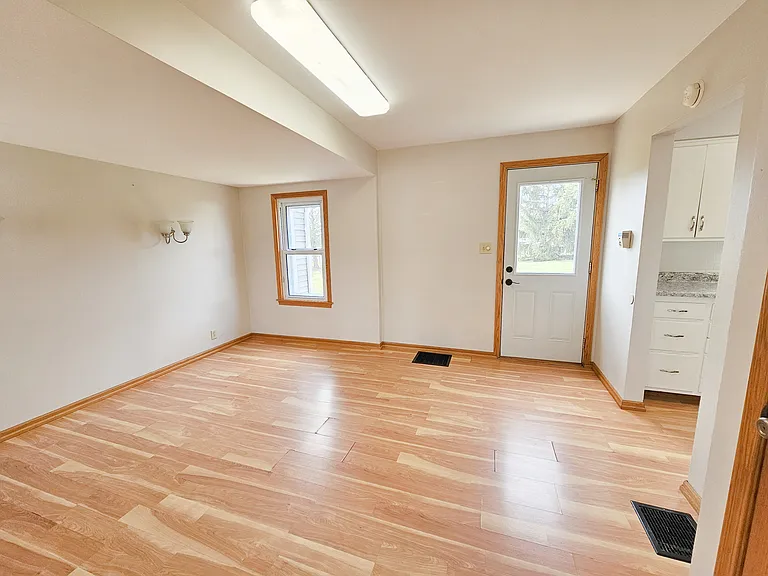 133 Concord Ave — Photo 5