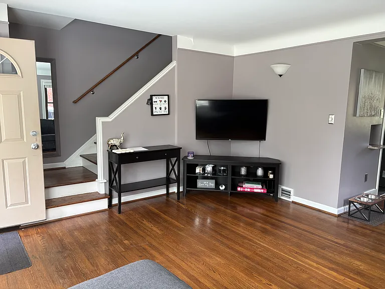 2611 Oliver Rd — Photo 2