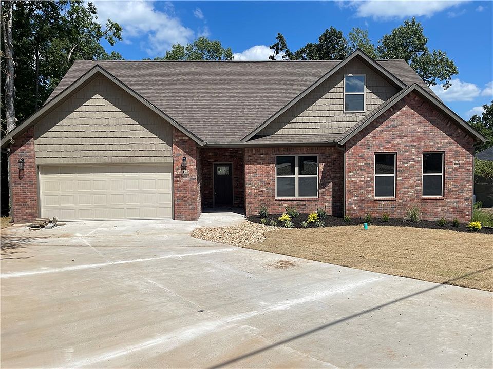 1st image of 17 Dunbarton Dr