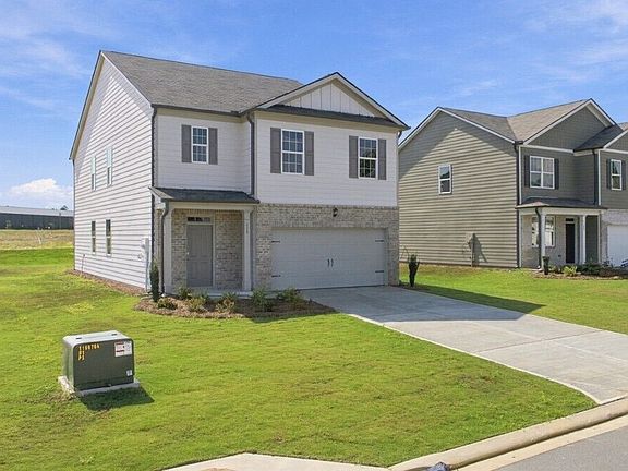 2nd image of 110 Babcock Dr NE