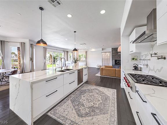 5th image of 9040 Thornbury Ln