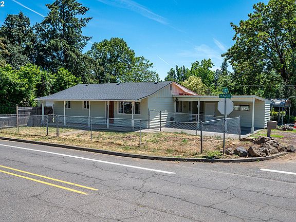 2nd image of 2120 SE Park Ave
