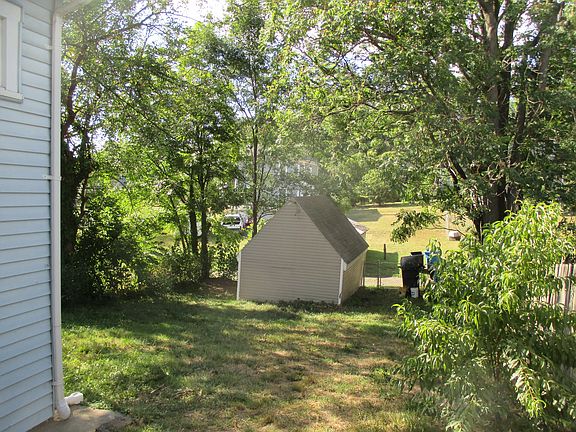 3rd image of 1304 Stewart Ave SE