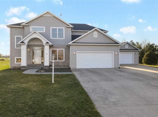 49 Deer Run Pl, Monticello, IL 61856
