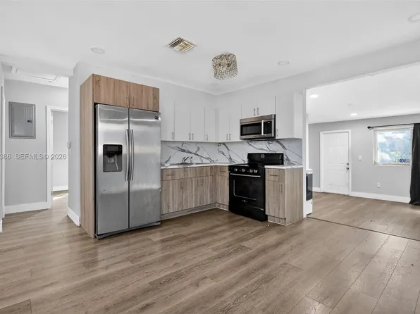 1880 NW 69th St, Miami, FL 33147