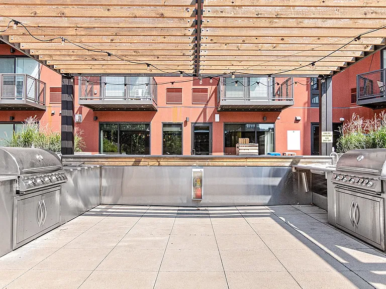 Red 20 Apartments — Photo 31