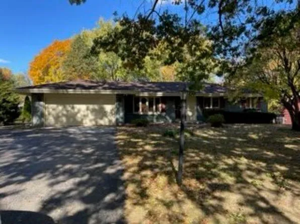 6276 Myrtle Ln, Rockford, IL 61108