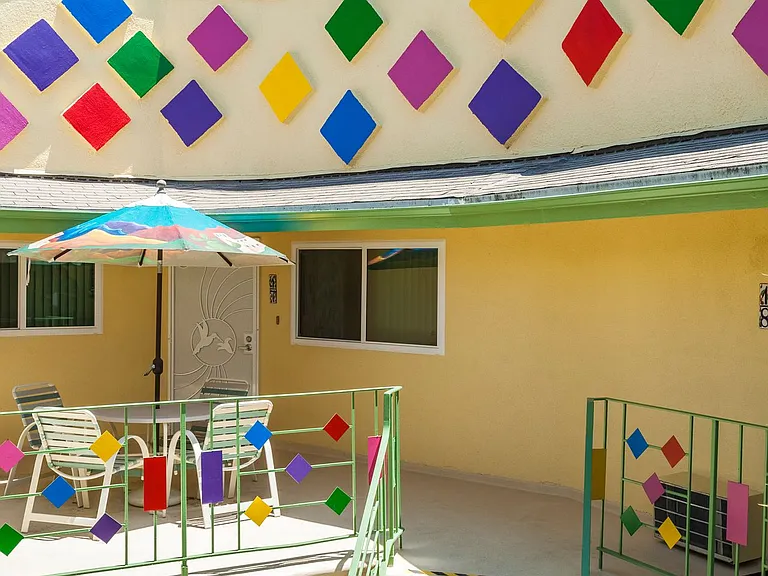 Plaza Apartments — Photo 6