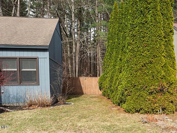 5th image of 70 Pepperbush Place