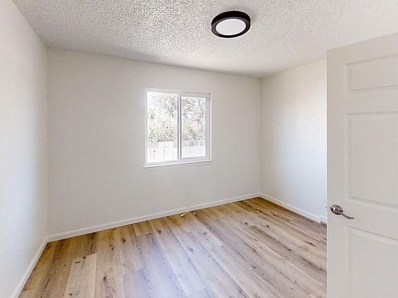 5th image of 2526-2528 E Thomas Ave #2526
