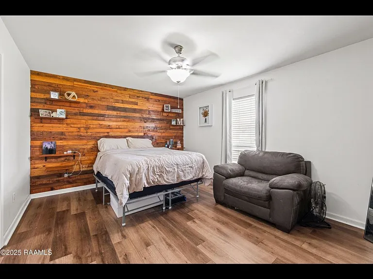 1413 Montagne St — Photo 8