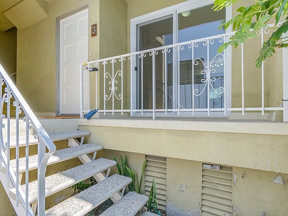 3rd image of 11959 Dorothy St APT 3