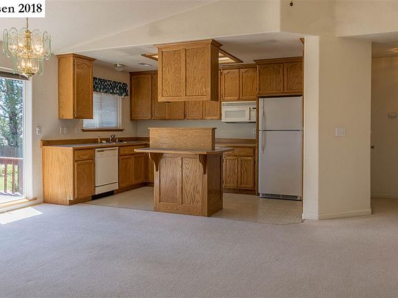5th image of 1305 Heather Way