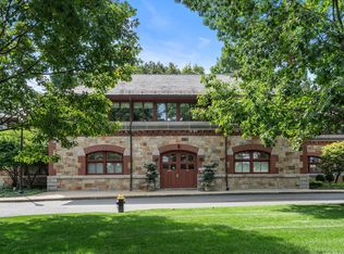 2430 Beacon St UNIT 105, Chestnut Hill, MA 02467