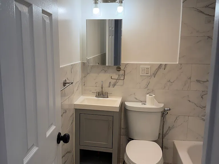 197 S 11th St #3 — Photo 9