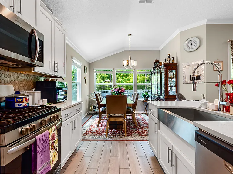 31 Glasgow Dr — Photo 22