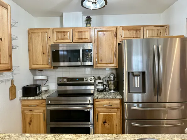 1631 Eastridge Dr APT 302, Anchorage, AK 99501