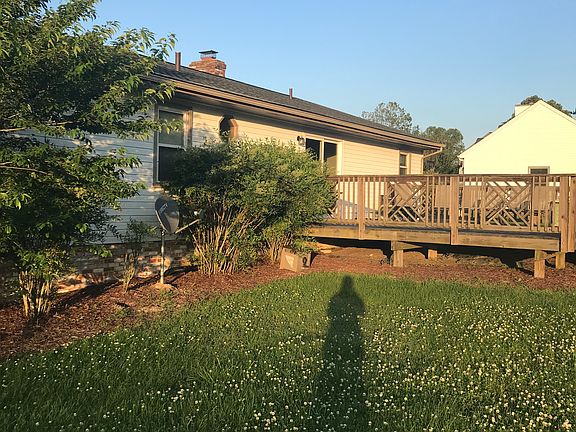 4th image of 247 Loch Haven Dr