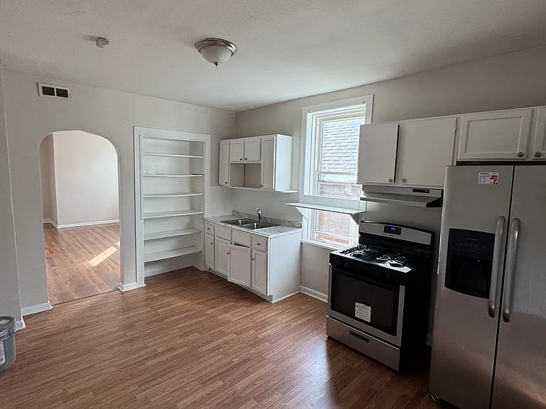 8444 S Buffalo Ave #2 — Photo 2