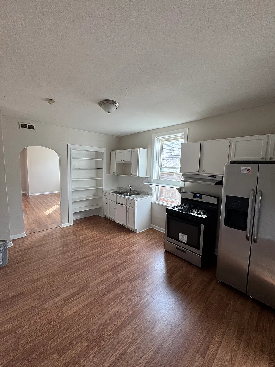 Photo 2 of 8 - 8444 S Buffalo Ave #2 - Chicago, IL Building Photo - 8444 S Buffalo Ave #2