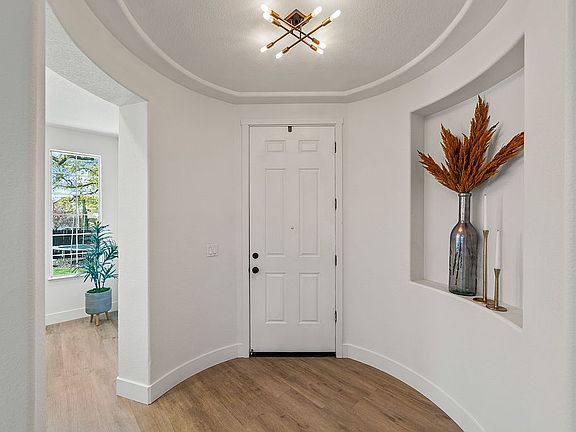 4th image of 5310 Brookcrest Ct